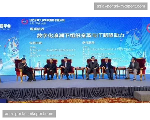 专家圆桌:轻重量级陷入混战,谁将成为下一个冠军挑战者? 专家圆桌:轻重量级陷入混战,谁将成为下一个冠军挑战者?